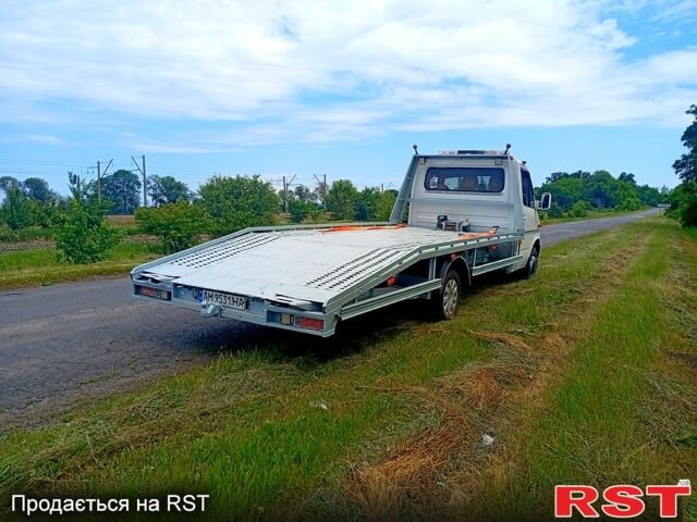 Белый Мерседес Sprinter, объемом двигателя 2.2 л и пробегом 300 тыс. км за 12000 $, фото 1 на Automoto.ua