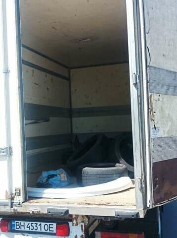 Белый Мерседес Sprinter, объемом двигателя 2.69 л и пробегом 500 тыс. км за 16000 $, фото 5 на Automoto.ua
