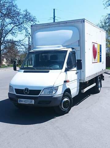 Белый Мерседес Sprinter, объемом двигателя 2.69 л и пробегом 500 тыс. км за 16000 $, фото 1 на Automoto.ua