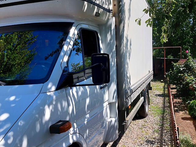 Белый Мерседес Sprinter, объемом двигателя 2.7 л и пробегом 110 тыс. км за 22500 $, фото 1 на Automoto.ua