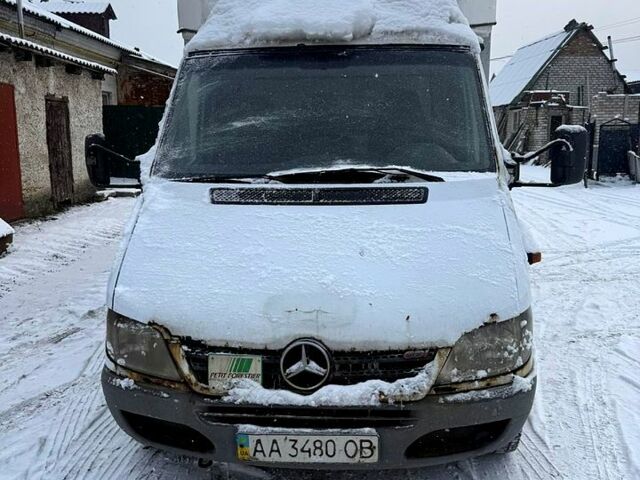 Белый Мерседес Sprinter, объемом двигателя 2.2 л и пробегом 604 тыс. км за 5900 $, фото 1 на Automoto.ua