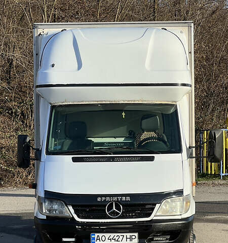 Белый Мерседес Sprinter, объемом двигателя 2.15 л и пробегом 750 тыс. км за 7900 $, фото 4 на Automoto.ua