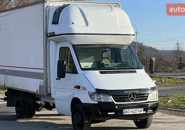 Белый Мерседес Sprinter, объемом двигателя 2.15 л и пробегом 750 тыс. км за 7900 $, фото 3 на Automoto.ua