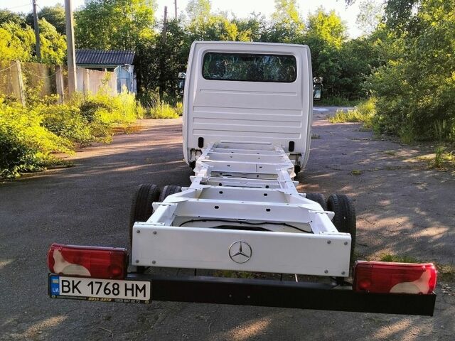 Белый Мерседес Sprinter, объемом двигателя 2.4 л и пробегом 322 тыс. км за 17500 $, фото 5 на Automoto.ua