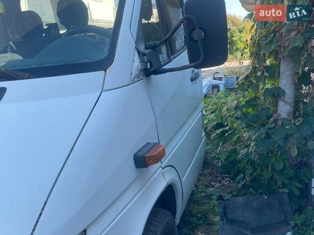 Белый Мерседес Sprinter, объемом двигателя 2.15 л и пробегом 750 тыс. км за 6200 $, фото 2 на Automoto.ua