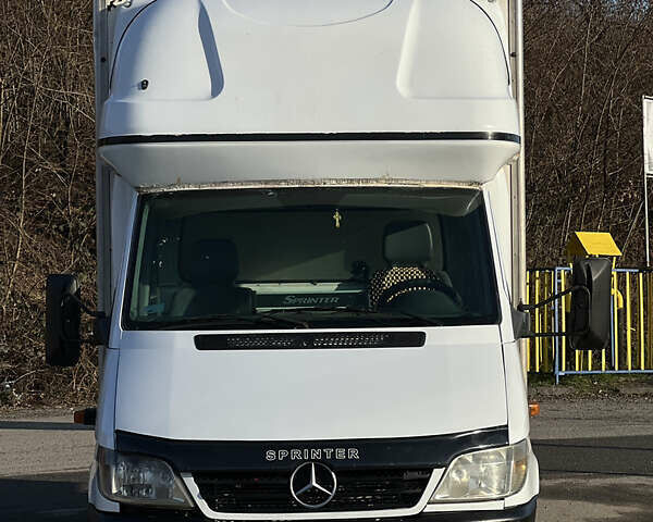 Белый Мерседес Sprinter, объемом двигателя 2.15 л и пробегом 750 тыс. км за 7900 $, фото 1 на Automoto.ua