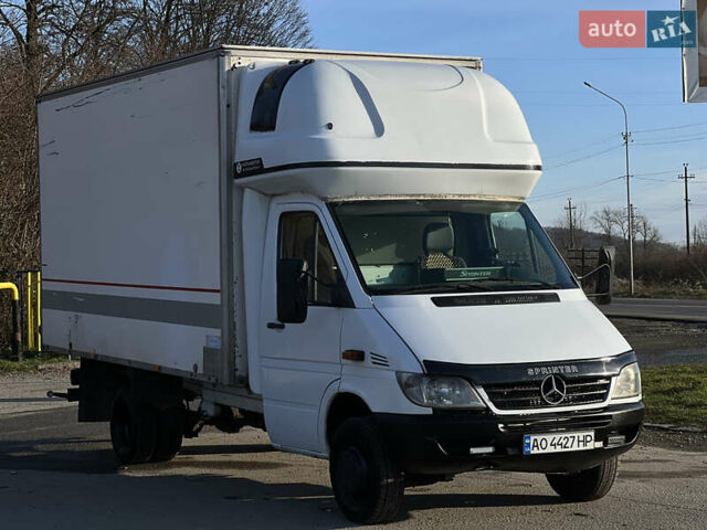 Белый Мерседес Sprinter, объемом двигателя 2.15 л и пробегом 750 тыс. км за 7900 $, фото 2 на Automoto.ua