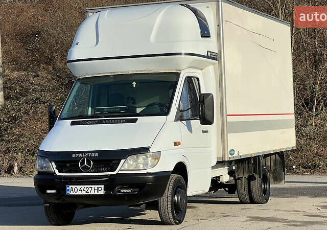 Белый Мерседес Sprinter, объемом двигателя 2.15 л и пробегом 750 тыс. км за 7900 $, фото 5 на Automoto.ua