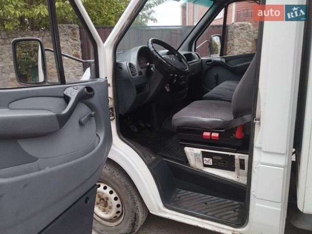 Белый Мерседес Sprinter, объемом двигателя 2.15 л и пробегом 333 тыс. км за 9500 $, фото 5 на Automoto.ua