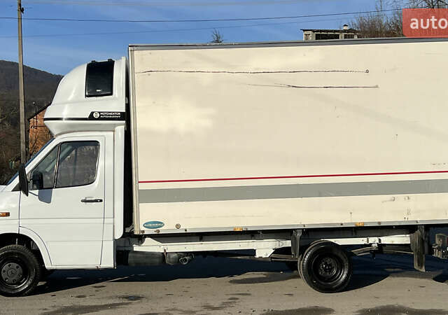 Белый Мерседес Sprinter, объемом двигателя 2.15 л и пробегом 750 тыс. км за 7900 $, фото 14 на Automoto.ua