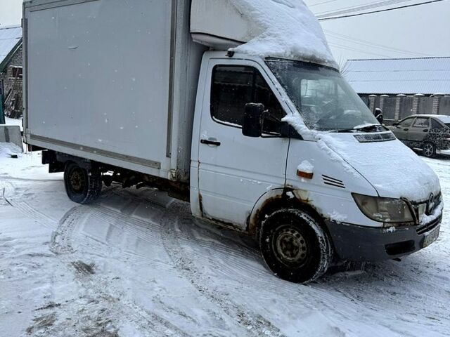 Белый Мерседес Sprinter, объемом двигателя 2.2 л и пробегом 604 тыс. км за 5900 $, фото 2 на Automoto.ua