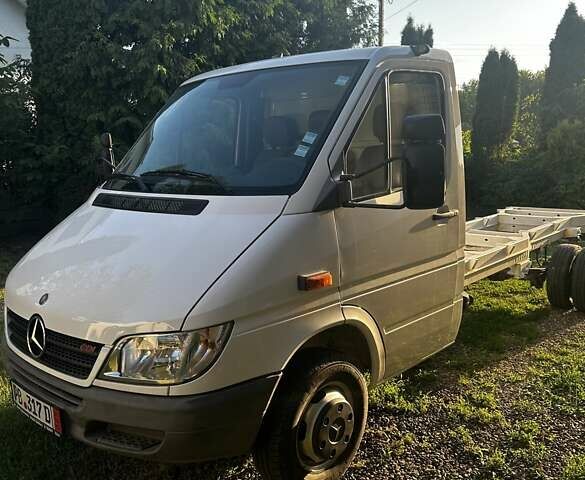 Білий Мерседес Sprinter, об'ємом двигуна 2.7 л та пробігом 250 тис. км за 17900 $, фото 1 на Automoto.ua