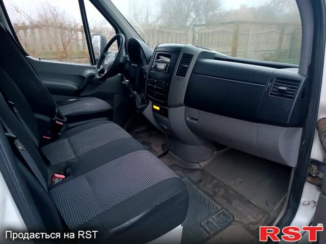 Белый Мерседес Sprinter, объемом двигателя 2 л и пробегом 240 тыс. км за 10200 $, фото 4 на Automoto.ua