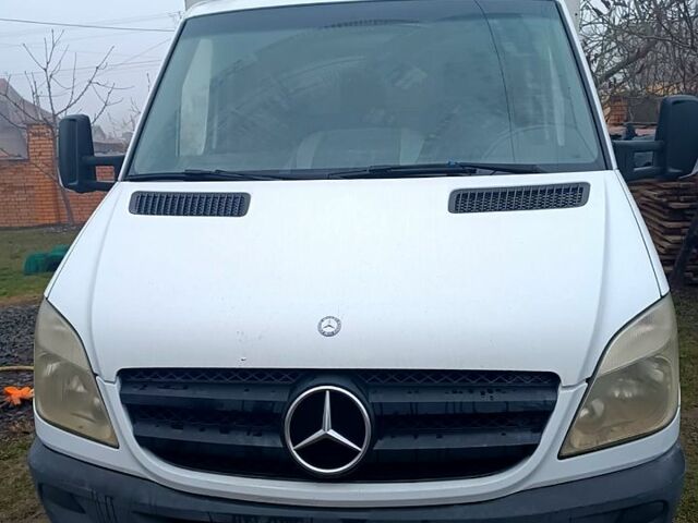 Белый Мерседес Sprinter, объемом двигателя 2 л и пробегом 240 тыс. км за 10200 $, фото 1 на Automoto.ua