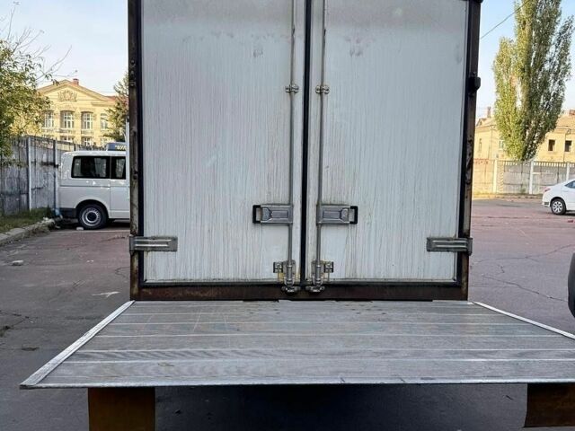 Білий Мерседес Sprinter, об'ємом двигуна 2.15 л та пробігом 370 тис. км за 18000 $, фото 4 на Automoto.ua