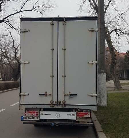 Белый Мерседес Sprinter, объемом двигателя 2.2 л и пробегом 110 тыс. км за 17600 $, фото 10 на Automoto.ua