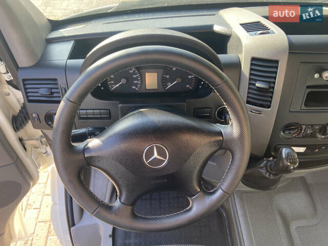 Белый Мерседес Sprinter, объемом двигателя 2.2 л и пробегом 280 тыс. км за 12700 $, фото 11 на Automoto.ua
