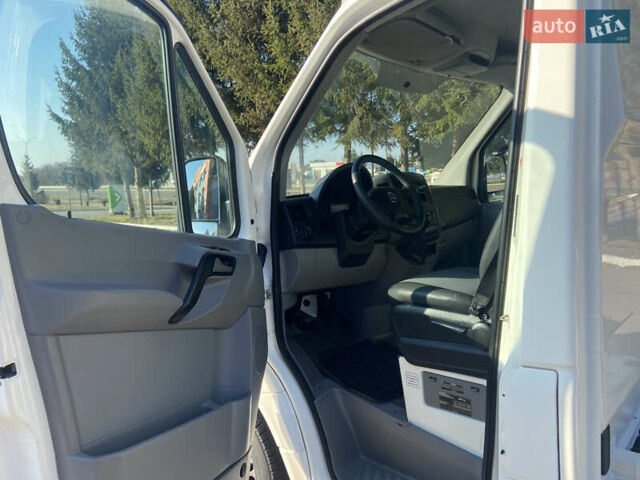 Белый Мерседес Sprinter, объемом двигателя 2.2 л и пробегом 280 тыс. км за 12700 $, фото 18 на Automoto.ua