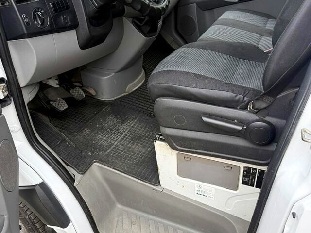 Белый Мерседес Sprinter, объемом двигателя 2.2 л и пробегом 380 тыс. км за 16500 $, фото 11 на Automoto.ua