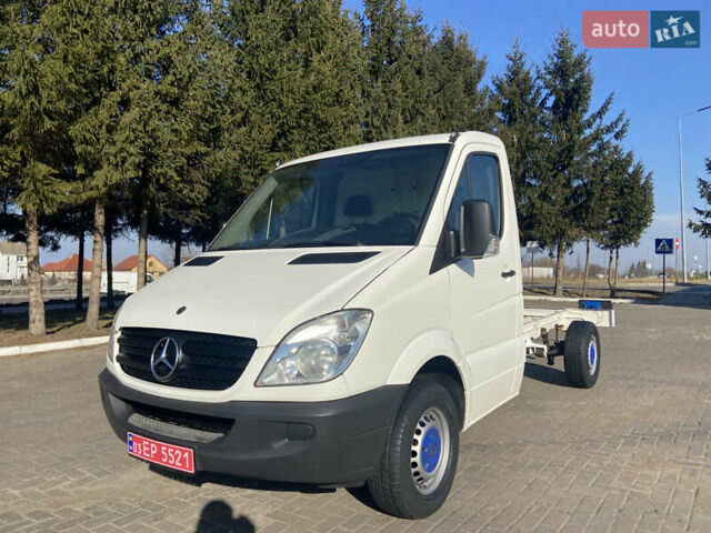 Белый Мерседес Sprinter, объемом двигателя 2.2 л и пробегом 280 тыс. км за 12700 $, фото 1 на Automoto.ua