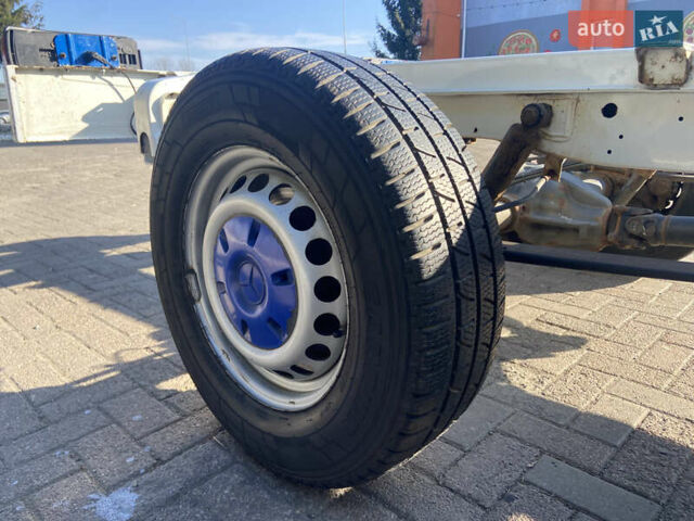 Белый Мерседес Sprinter, объемом двигателя 2.2 л и пробегом 280 тыс. км за 12700 $, фото 6 на Automoto.ua