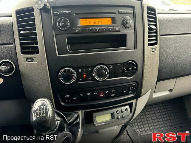 Мерседес Sprinter 2011 у Києві на Automoto.ua Білий Мерседес Sprinter, об'ємом двигуна 2.1 л та пробігом 302 тис. км за 15682 $, фото 10 на Automoto.ua