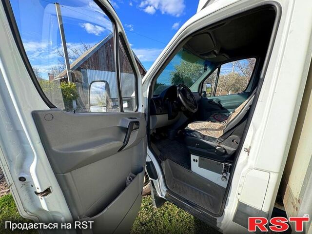 Білий Мерседес Sprinter, об'ємом двигуна 2.1 л та пробігом 920 тис. км за 11000 $, фото 4 на Automoto.ua