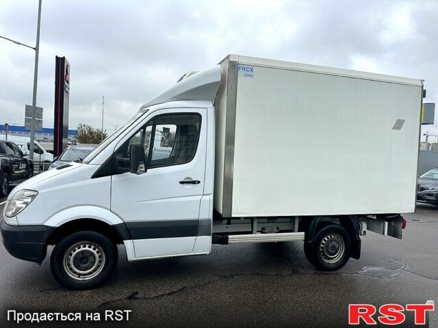 Мерседес Sprinter 2011 у Києві на Automoto.ua Білий Мерседес Sprinter, об'ємом двигуна 2.1 л та пробігом 302 тис. км за 15682 $, фото 3 на Automoto.ua