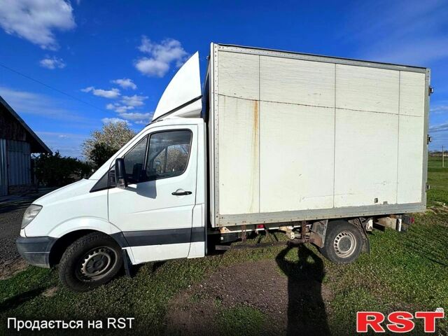 Белый Мерседес Sprinter, объемом двигателя 2.1 л и пробегом 920 тыс. км за 11000 $, фото 3 на Automoto.ua