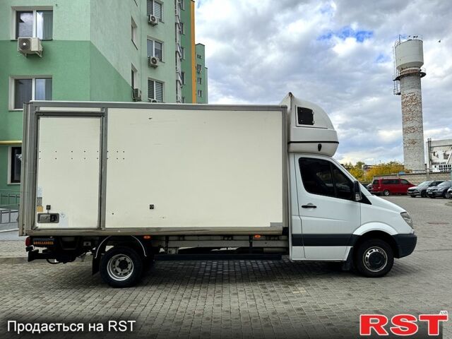 Белый Мерседес Sprinter, объемом двигателя 2.2 л и пробегом 305 тыс. км за 14900 $, фото 2 на Automoto.ua