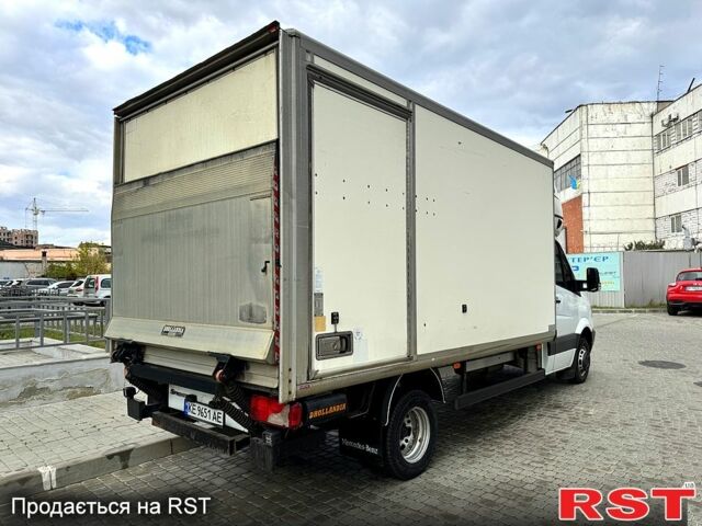 Белый Мерседес Sprinter, объемом двигателя 2.2 л и пробегом 305 тыс. км за 14900 $, фото 3 на Automoto.ua