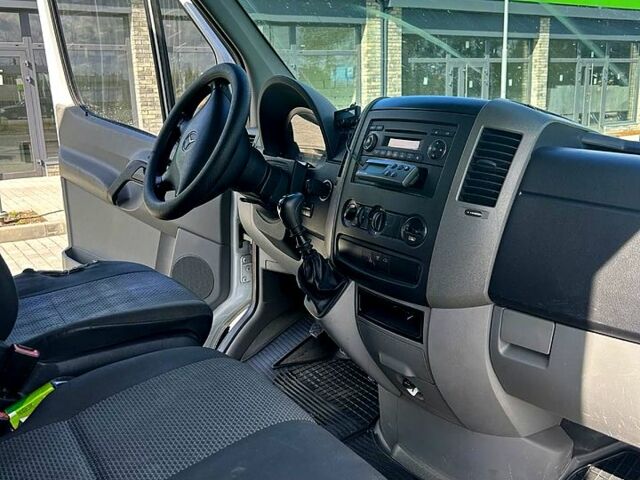 Білий Мерседес Sprinter, об'ємом двигуна 2.1 л та пробігом 490 тис. км за 27000 $, фото 3 на Automoto.ua