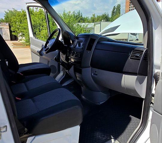 Белый Мерседес Sprinter, объемом двигателя 2.2 л и пробегом 383 тыс. км за 19000 $, фото 7 на Automoto.ua