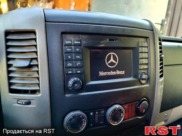 Белый Мерседес Sprinter, объемом двигателя 2.1 л и пробегом 329 тыс. км за 16500 $, фото 1 на Automoto.ua