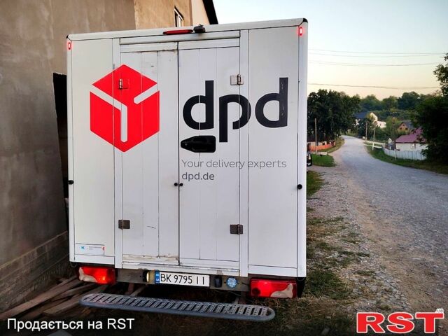 Белый Мерседес Sprinter, объемом двигателя 2.1 л и пробегом 329 тыс. км за 16500 $, фото 3 на Automoto.ua