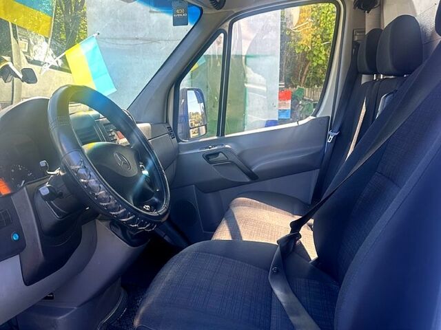 Белый Мерседес Sprinter, объемом двигателя 3 л и пробегом 264 тыс. км за 26500 $, фото 4 на Automoto.ua