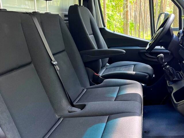 Белый Мерседес Sprinter, объемом двигателя 2.1 л и пробегом 86 тыс. км за 40000 $, фото 10 на Automoto.ua