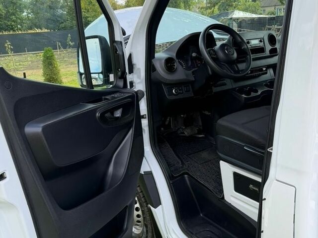 Белый Мерседес Sprinter, объемом двигателя 2.99 л и пробегом 34 тыс. км за 39999 $, фото 13 на Automoto.ua