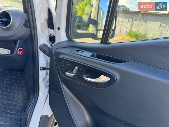 Белый Мерседес Sprinter, объемом двигателя 2.99 л и пробегом 272 тыс. км за 24200 $, фото 25 на Automoto.ua