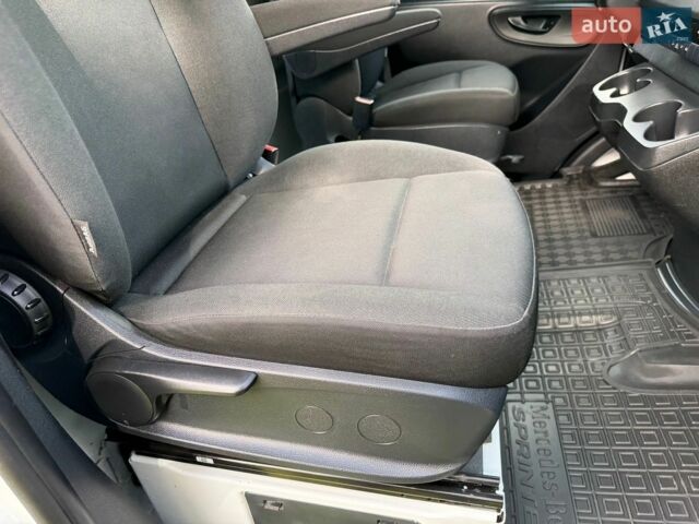 Белый Мерседес Sprinter, объемом двигателя 2.99 л и пробегом 34 тыс. км за 39999 $, фото 16 на Automoto.ua