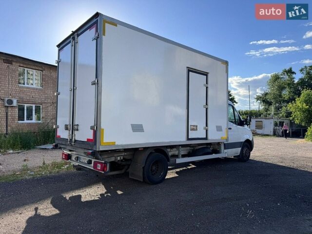 Белый Мерседес Sprinter, объемом двигателя 2.99 л и пробегом 272 тыс. км за 24200 $, фото 3 на Automoto.ua