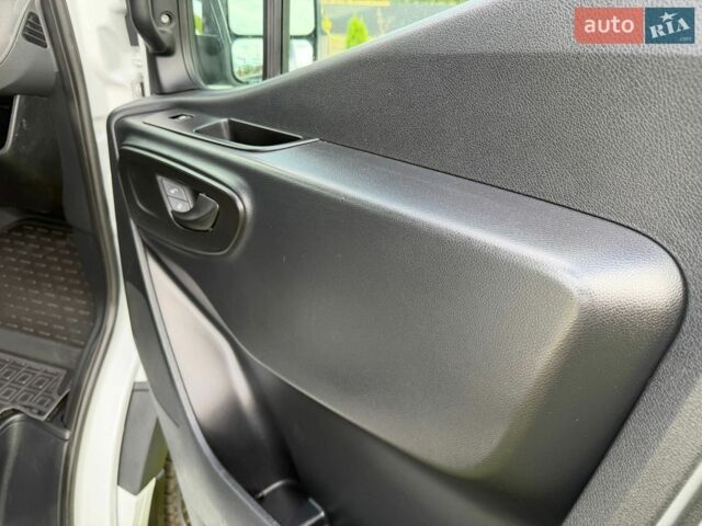 Белый Мерседес Sprinter, объемом двигателя 2.99 л и пробегом 34 тыс. км за 39999 $, фото 17 на Automoto.ua