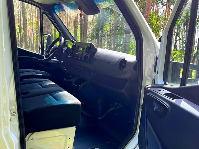 Белый Мерседес Sprinter, объемом двигателя 2.1 л и пробегом 86 тыс. км за 40000 $, фото 11 на Automoto.ua