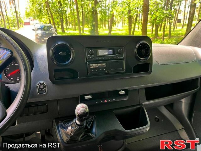 Белый Мерседес Sprinter, объемом двигателя 2.1 л и пробегом 86 тыс. км за 40000 $, фото 9 на Automoto.ua