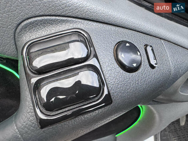 Белый Мерседес Sprinter, объемом двигателя 2.15 л и пробегом 322 тыс. км за 11500 $, фото 21 на Automoto.ua