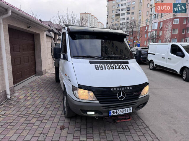 Белый Мерседес Sprinter, объемом двигателя 2.15 л и пробегом 322 тыс. км за 11500 $, фото 7 на Automoto.ua