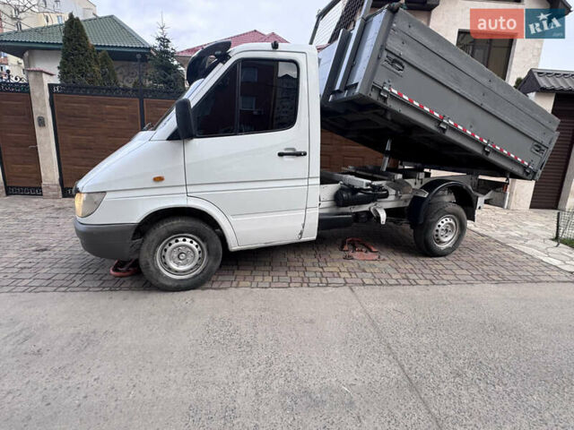 Белый Мерседес Sprinter, объемом двигателя 2.15 л и пробегом 322 тыс. км за 11500 $, фото 10 на Automoto.ua