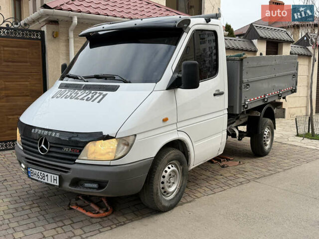 Белый Мерседес Sprinter, объемом двигателя 2.15 л и пробегом 322 тыс. км за 11500 $, фото 5 на Automoto.ua