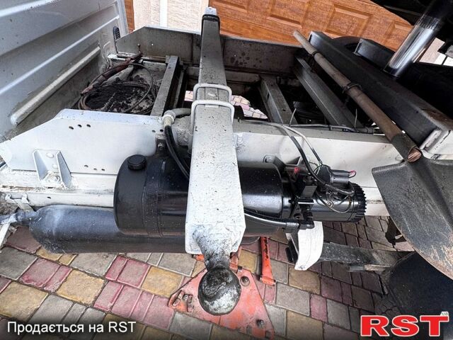 Белый Мерседес Sprinter, объемом двигателя 2.2 л и пробегом 322 тыс. км за 11500 $, фото 7 на Automoto.ua