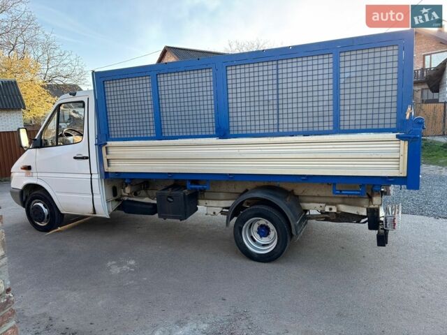Белый Мерседес Sprinter, объемом двигателя 0 л и пробегом 470 тыс. км за 20000 $, фото 2 на Automoto.ua